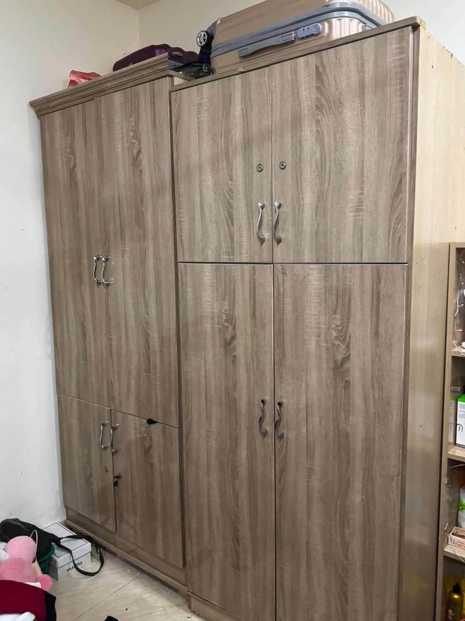 سلام
عليكم عندي ذني كناتير اصلية للبيع
نضافة فول الفول 
ثنين ابو البابين 
المكان حي القاهرة 
السعر جداً مناسب ثنينهم ب300
يعني الواحد ب150 نهايته 
رقم لااستفسار والاتصال
***********
