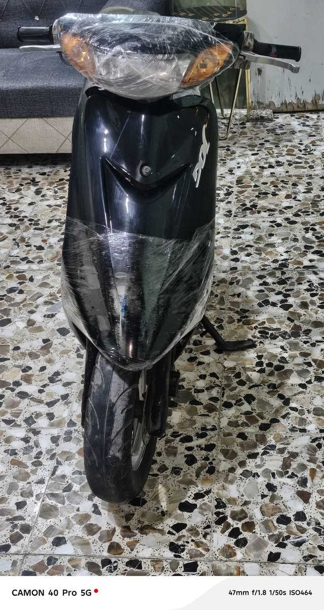 السلام عليكم دراجه عصفوريه للبيع دراجه حلوه كهربائية كلها شغله سلف هندر تايرات نضيفه طسته حلوه مشي حلوه  مكان بغداد العبيدي السعر 350 وبيه مجال ***********
