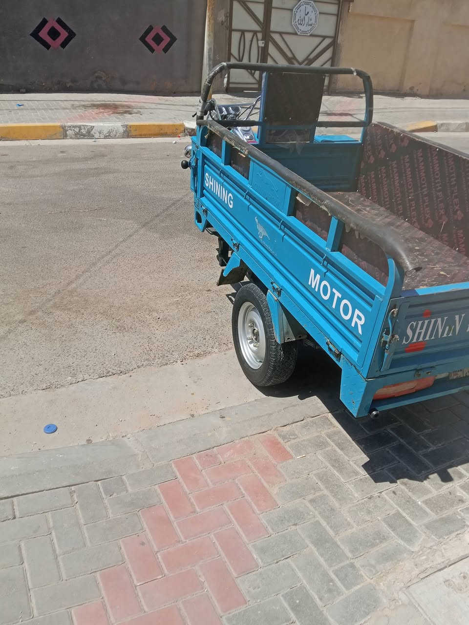 السلام عليكم ستوته للبيع كاملة نقص فقط سلف ودشبول جاهزه لشغل العنوان كربلاء حي العامل 
***********
