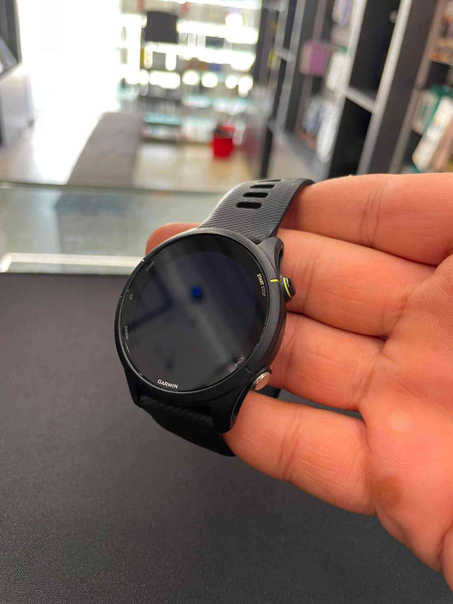 بۆ فرۆشتن: کاتژمێری زیرەکی Garmin Forerunner 255 Music

زۆر خاوێنە،  کەم بەکار هاتووە ،کارتۆن و وایەر شەحنی لەگەڵە

تایبەتمەندی: تایبەت بە وەرزش، ڕاکردن، پێوانەکردنی هێڵکارییەکانی جەستە و توانای داگرتنی مۆسیقا

شوێن هەولێر   نرخ  (350,000)

ژمارە مۆبایل 
***********
