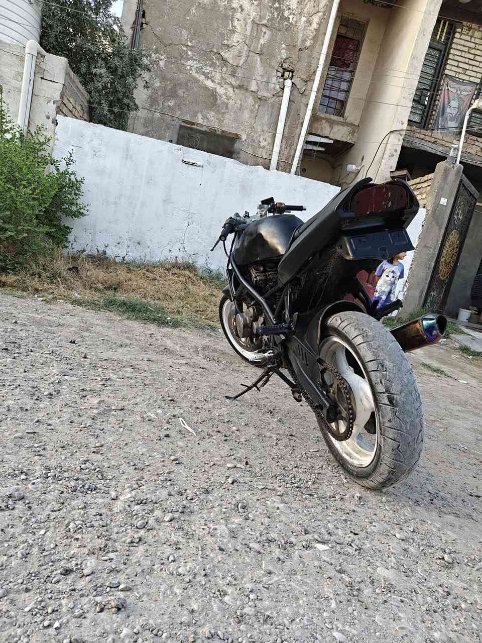سلام عليكم دراجه بانده 400  للبيع دراجه مكفوله كفاله عامه محرك كير كفاله بشرط الواحد بطناش وثاني  بيهة شغله وحده زنجيل بي صوت بس نكره سلف تايرات نضيفه السعر 650 وبيهة مجال  مكاني التاجي ***********
هاذ بس واتساب ***********
