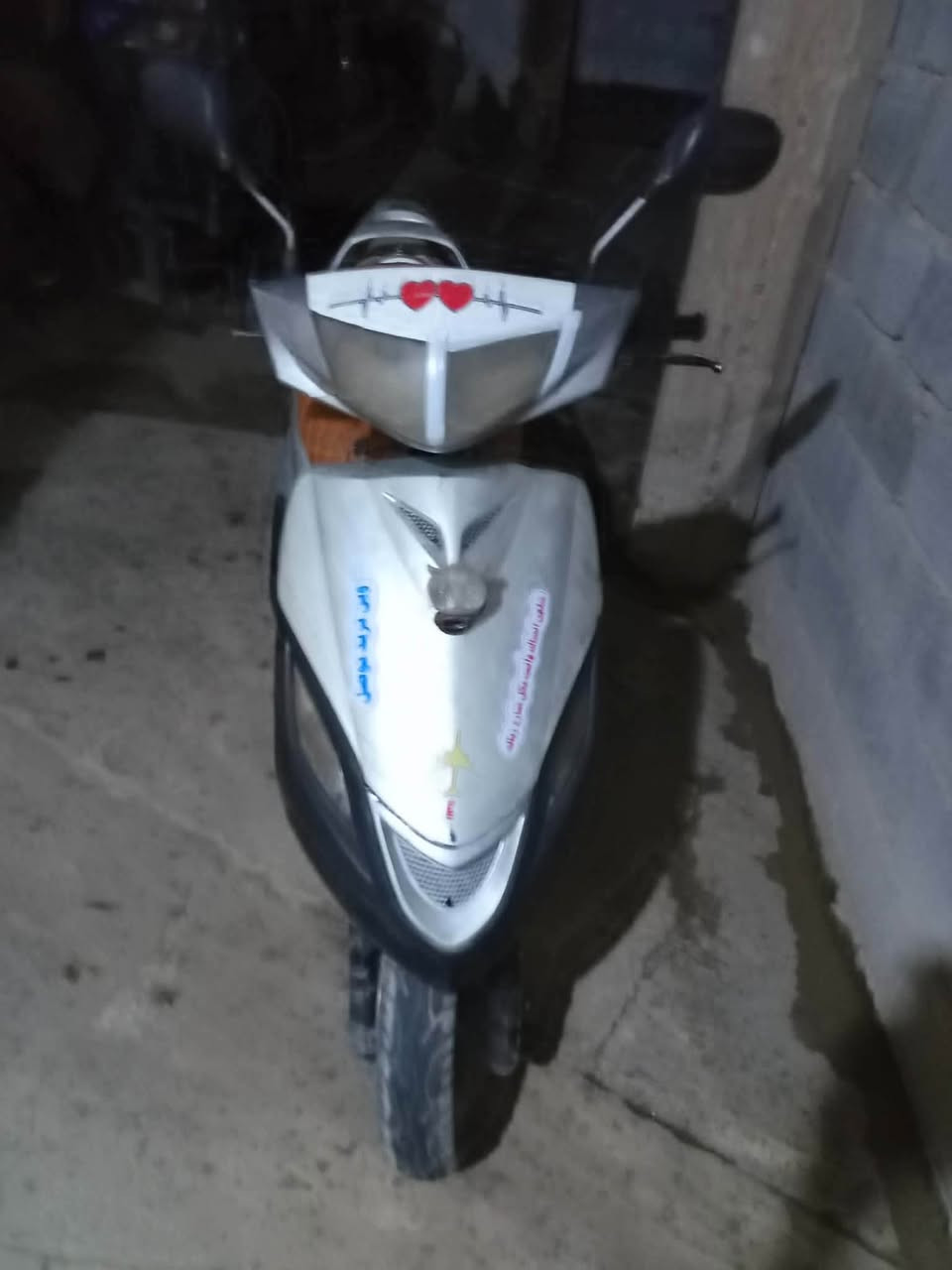 ماكس  140 دراجه ناعمهه مرتبه ونضيفه شوف عيونك مكينه نضيفهه ناعمه  دراجه بيها بس ر تعبانه تجيي تفحّص  شغاله هندر وصلف ونضافه كدامكك ***********
