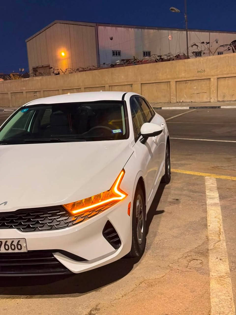 السلام عليكم للبيع K5
وارد امريكي ▪️

الموديل : 2022▪️

المحرك : 1600 Turbo GDI 🚀

المواصفات: 
قطعة تبريد وحدة  ▪️
رادار ▪️
3 انظمة قيادة▪️
كروس مثبت سرعة▪️
نقطه عمياء▪️
كار بلاي بلادي▪️
وخير من الله بعد مواصفات ▪️
رقمها لطيف ومميز ™️

بالنسبة للحوادث:
حادثها بامريكا موضح ب الصور بالاضافة حادث بالعراق جاملغ فقط موضح ب الصور ايضاً

وهذا رقم الشاصي ابحث براحتك وشوف 

5XXG14J25NG139307 

السعر : 160 وبي مجال ان شاءالله 

مكاني البصرة والرجاء التواصل على هذا الرقم اتصال او 
واتساب *********** 📞

