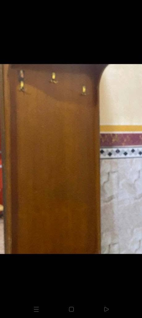 غرفه نوم للبيع كامله ام 6 بيبان مكانها بالزبير السعر 325 وبيها مجال للشراي
