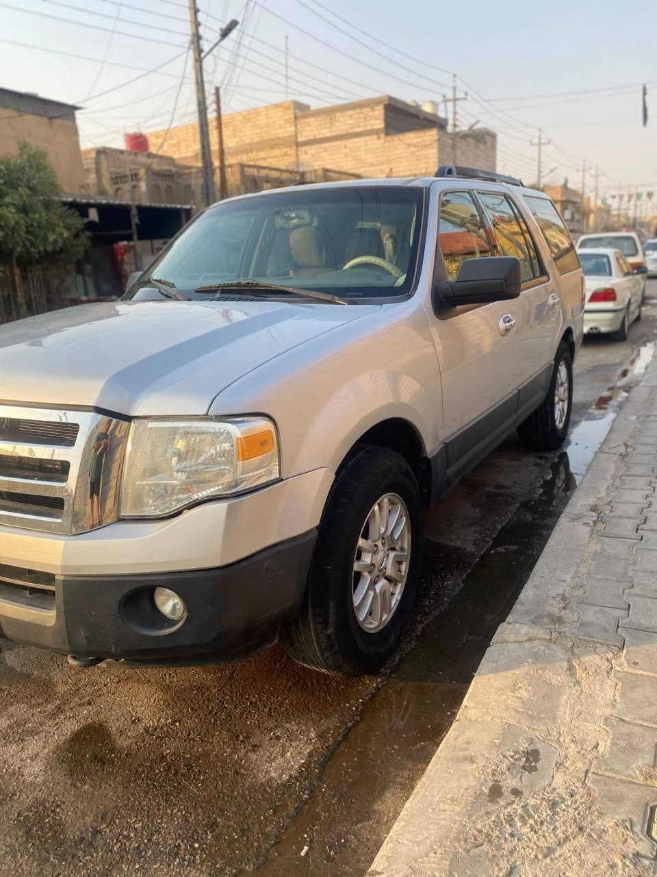 فورد اكسبديشن طويله 2013 مكينه كير كفاله ماعده بطل كلش خفيف تبريد تدفئ جاهزه سياره كفاله ماعده قطعتين صبغ كد شبر مكاني بصره 5ميل مراوس ماراوس فقط بيع سياره بسمي تحويل سعر 135 هاتف *********** البصرة, العراق
