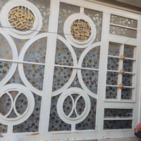 شباك حديد • ٢٫٥م طول • ١٨٠سم ارتفاع