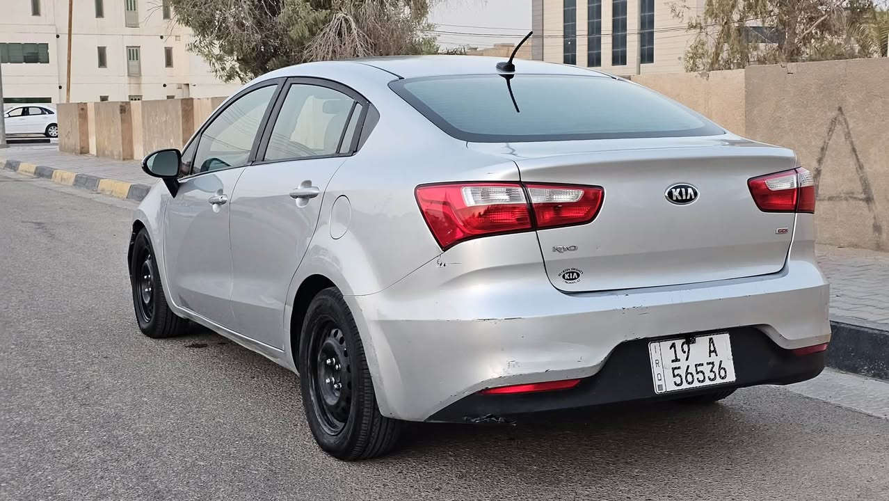 كيا ريو موديل ٢٠١٧ 

محرك 1600 GDI

ماشية ١١٣ الف ميل

بدون صبغ 

جاملغ امامي جهة السايق مبدل نفس اللون

كامرة 

شاشة اندرويد 

مانع انزلاق 

ABS
 

السنوية جديدة باسمي

هزة بعدها ما ساقطة 

حدادية ، راديتر ، مروحة ، تبريد  كله جديد مبدل والقطع من شركة الامل يعني وكالة

السعر  ٨١ ورقة وبيها مجال بسيط

***********

