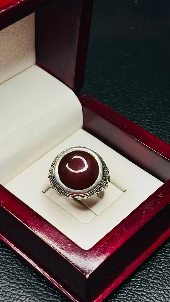 خاتم عقيق يماني كرزي اصلي ذمة 💎
 
صياغة عارف الاصلية مو قالب 💍
 
✅ صياغة يدوية ثقيلة عيار  990 👌

✅ من الدرجة الاولى 👌

✅ السعر خاص 💵

✅ البيع بالضمان 👌🏻

✅ عنوان البيج : بغداد 📍

✅ رقم الهاتف : *********** 📱

✅ التوصيل متوفر لجميع محافضات العراق 🚚

✅ للمزيد من الموديلات زوروا صفحتنا المتواضعة :
