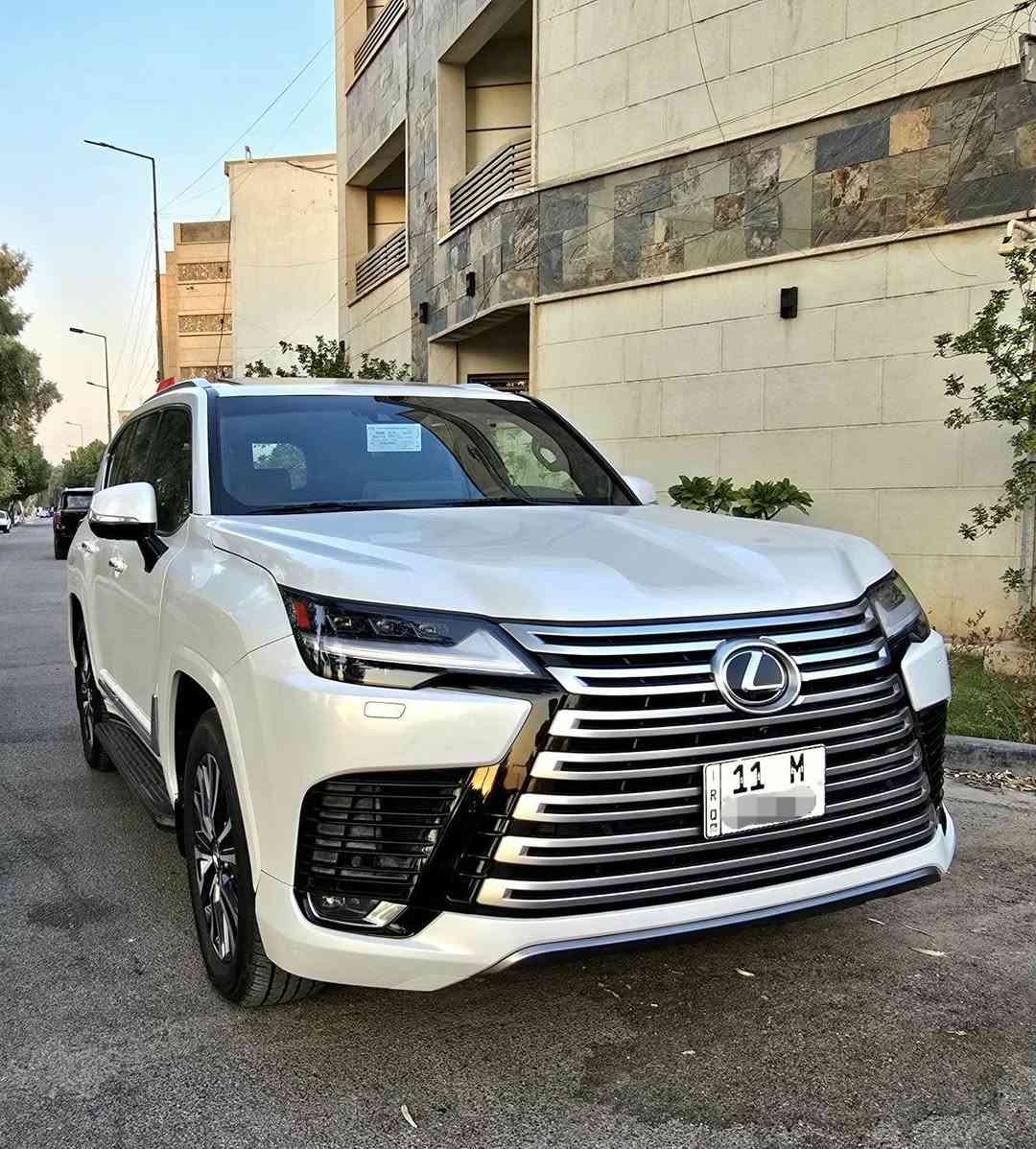 سلام عليكم ....... اخوان عندي لكزز 2023 خليجي بلاتينيوم لون ابيض رقم بغداد مميز بأسمي  وتحويل مباشر ماشيه 43 الف ... اخوان السياره مكفوله من الضرر والصبغ والبارد والشخط ....سعرها 105000$  واي استفسار هذا رقمي ***********
مكان السياره بغداد حي القادسيه 
مواصفاته:::::::: 
محرك 6 سلندر 3500 توين تيربو 
سلايد 
ابواب شفط 
26 سماعه 
داتا شو 
كشنات جلد احمر 
كشنات امامي خلفي كهرباء 
جكات 
باب خلفي كهرباء 
خمس كامرات 
رادار امامي 
رادارات جانبيه 
سستم صوت 
شاشات خلفيه
اخواني السياره فول مواصفات وماكو مجال اذكرهن بغداد, العراق
