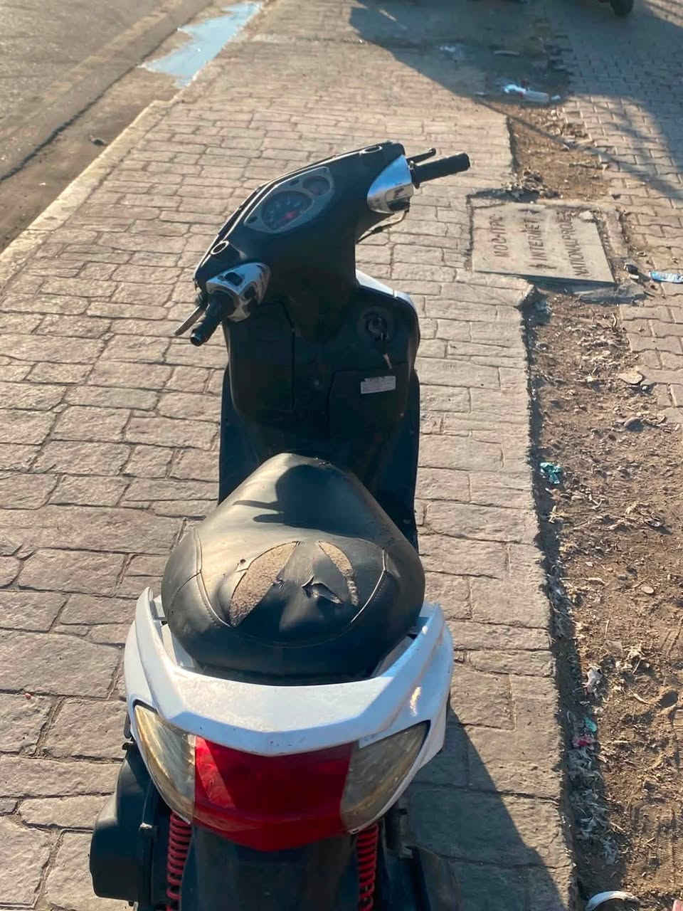 سلام عليكم شباب دراجه سكنس نثيه الدراجه خير من الله بس نقصه كابريتر جيبه وياك وتعال اشغله الك الدراجه حلوه و سعر مناسب 
ياباني سعره٢٥٠ وبيه مجال الطيبين ***********
