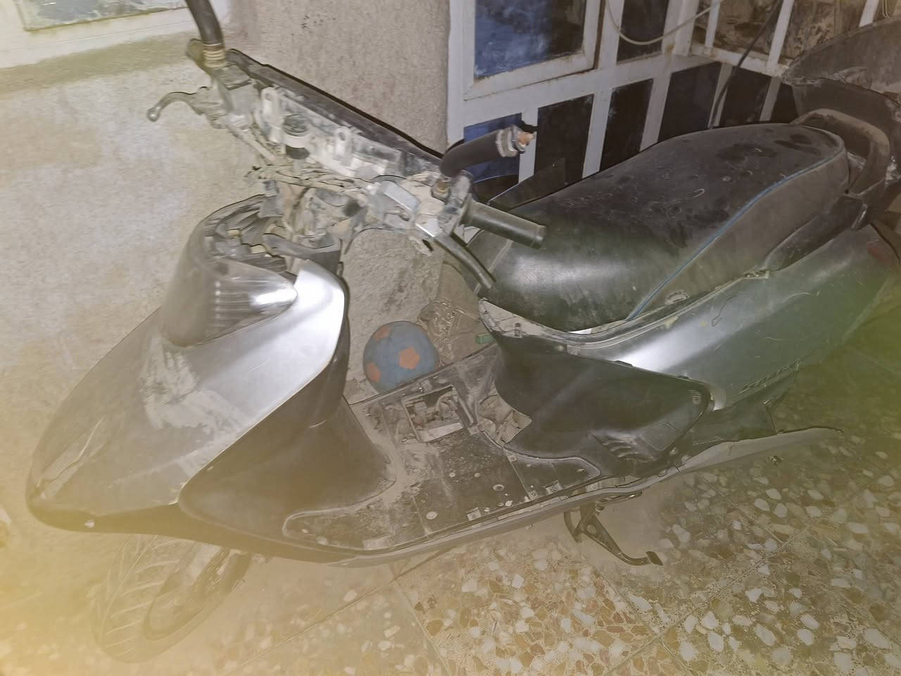 السلام عليكم عندي درجة سبيسي ياباني البيع في بغداد المعالف متروكه تم تجفيت المحرك تم تركها. السعر ٢٥٠الف رقم الهاتف ***********
