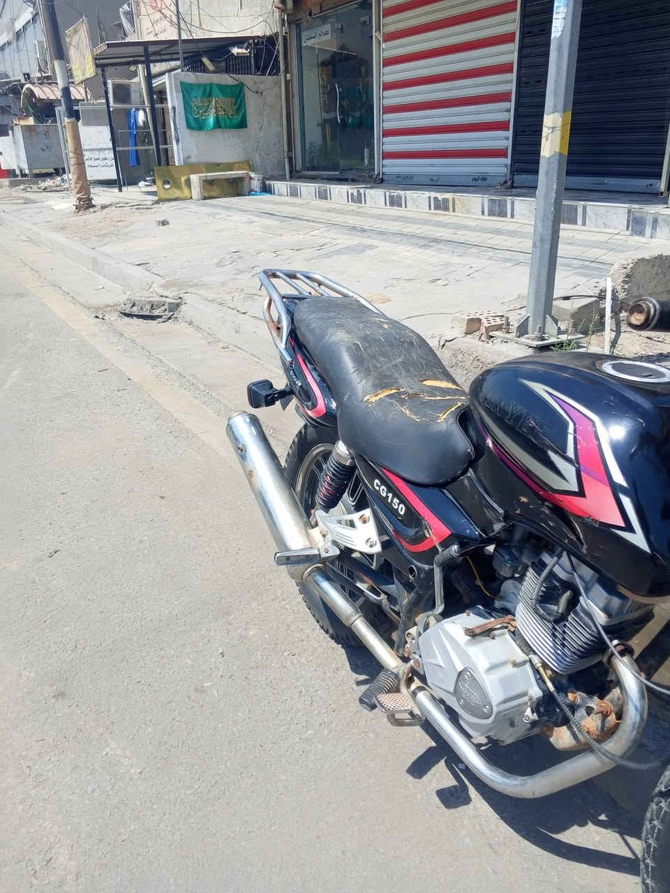 سلام عليكم دراجة البيع سعر مناسب 350.      تراجه مكفورله ناقصها بس كعكه مال صالنصه..هذا رقمي ***********
