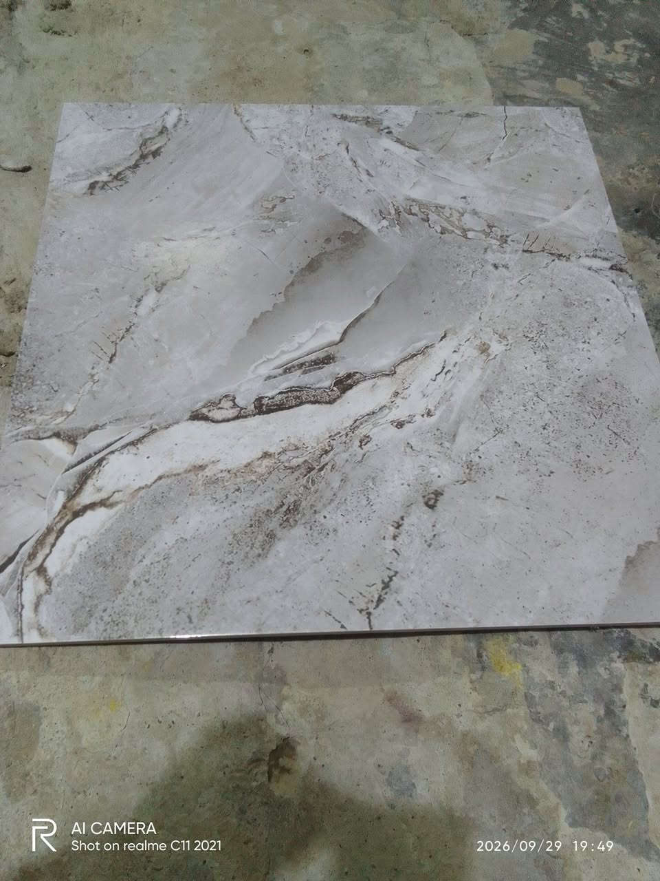 السلام عليكم يوجد بورسلين 90 متر المتر 8 ***********

نص مكتوب في الصور:
- R AI CAMERA
- Shot on realme C11 2021
- 2026/09/29 19:57
- R AI CAMERA Shot on realme C11 2021 2026/09/29 19:49