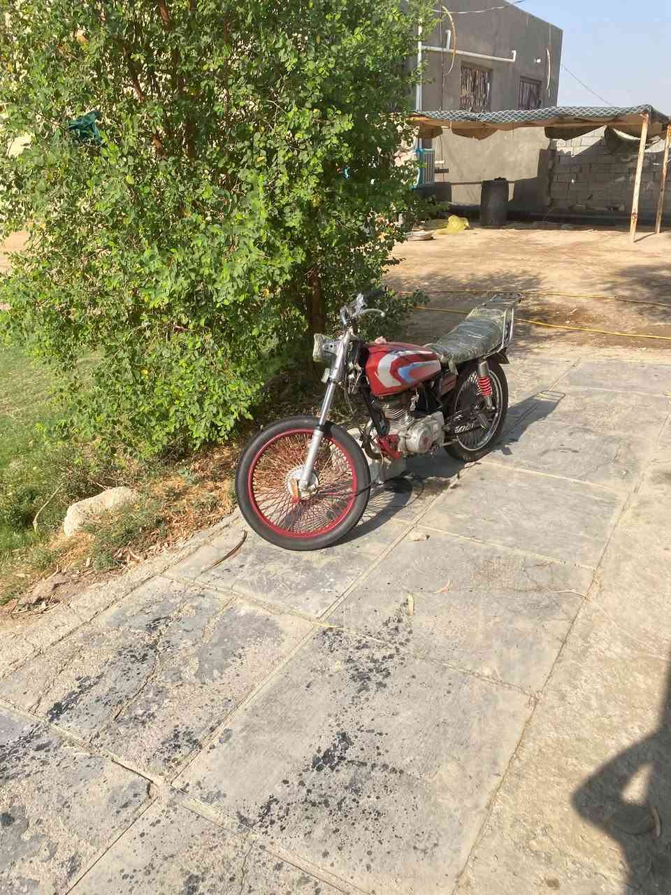 سلام عليكم دراجه نامه البيع كلك موديل 2020 مكينه لا تبخر ولا تنقص سعر 230 وبيها مجال قليل حك جيه مكان الحمزه شرقي  ***********
