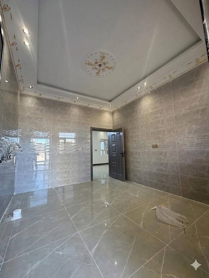يت بالتصنيع 150 متر وجه 7.5 واجهه حجر البيت زيرو وقريب من شارع 60 وسعر مناسب جداً ارخص بيت بالتصنيع  ***********
ملاحظه اني صاحب البيت
