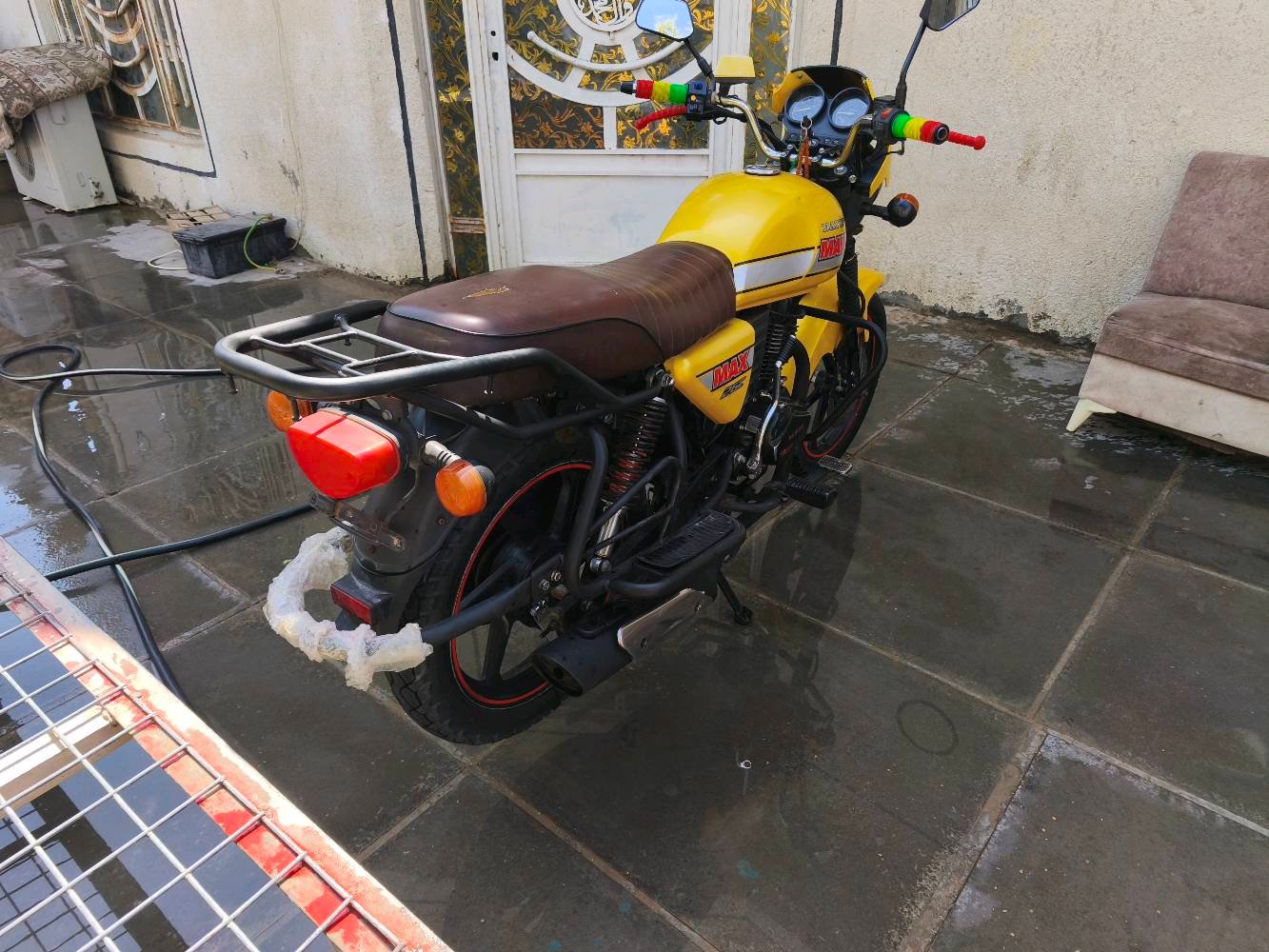 🏍️ للبيع دايون MAX موديل 2023 🏍️
🔸 الموديل: 2023
🔸 المحرك: 175cc
🔸 الأوراق: أصولية
🔸 الدراجة نظيفة ومرتبة وجاهزة للاستخدام
🔸 اللون أصفر مميز
🔸 الفحص والمعاينة للجادين
💰 السعر: [1750 وبيها مجال للشراي]
📍 المكان: [واسط كوت بالقرب من مقام الامام المهدي عجل الله فرجه]
📞 للاستفسار والتواصل: [***********]