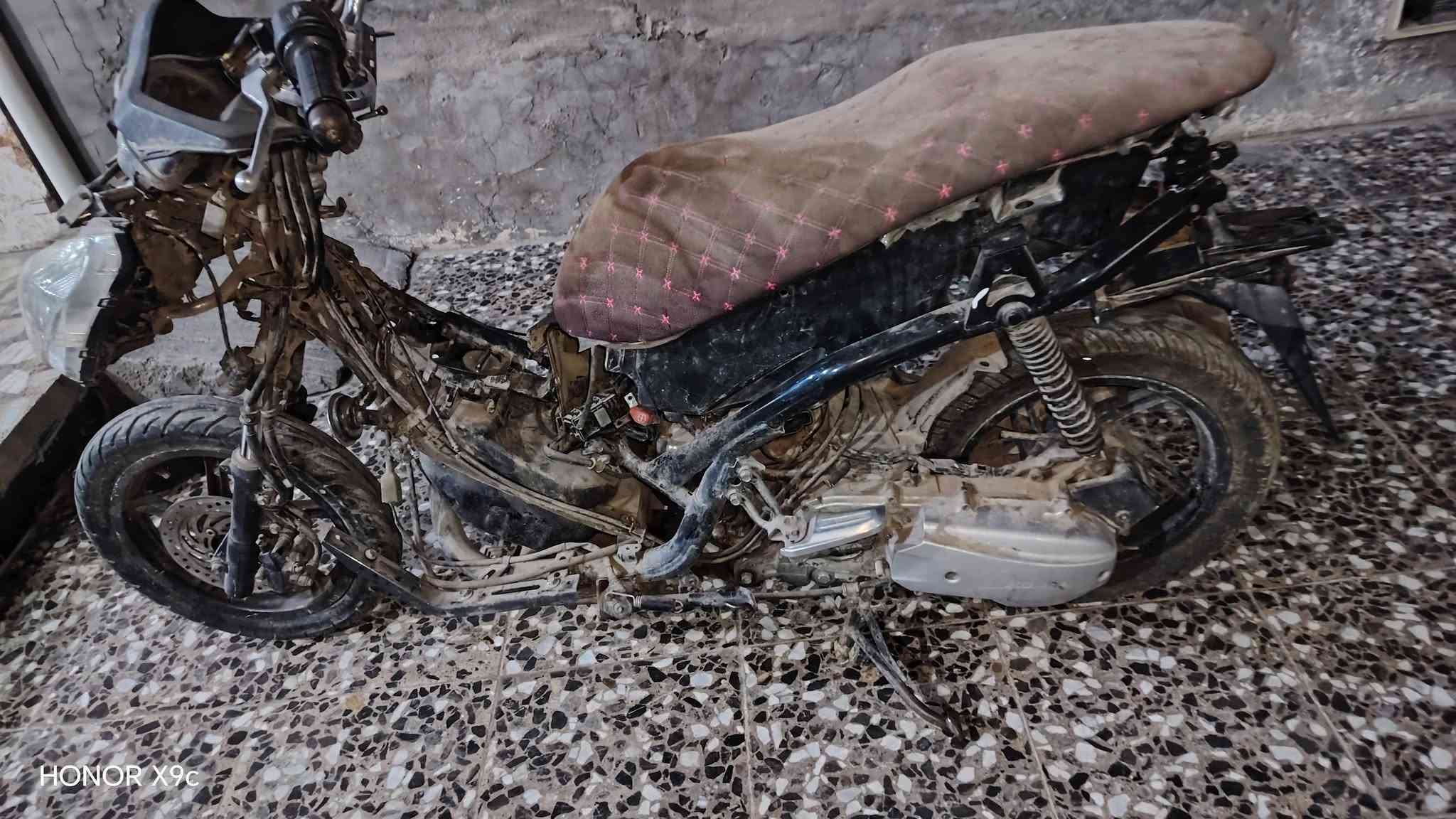 يهه السلام عليكم Pcx جيل ثاني ابيع كوم حديد دراجه طافيه كفرات كامله اكو كم كفر امفطر 700 وبيهه مجال

نص مكتوب في الصور:
- HONOR X9c