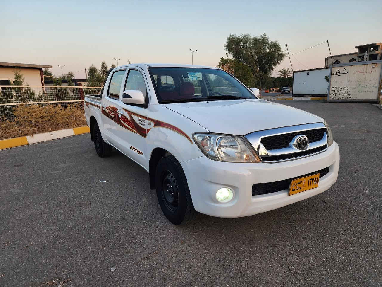 تیۆتا هایلۆکس مۆدیل 2010 بئ بۆیاخ گیر تۆ ماتیک سعودی بو تڵ سە نە وی بە شە ڕت ئەوە لیاتو حا سیبە سەیاڕە کە بئ بۆیا خە بێ سا ڕدوبێ چا ڵ  هە مو گیا نی لە سە ڕ دە قی شە ریکە ما وە تە وە فول موا سە فات 4تا ی لۆکی لە ژیڕە 4جا م کا ڕە با ی 
نا و سور سە یارە کە لە و رە سما نە زۆ ر جوا نتڕە ما ڵی دۆ ستە 250مە سرفی تیا نیە  سعر122گەڵا 
***********
***********

