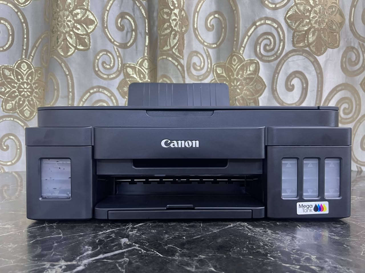 Canon g3410 ملونة
طابعة ملونة ما مستخدمة فقط طالعة من الكارتونة ومعبيها الحبر الاسود ومفرغيها ، جديدة ونظيفة

بيها وايفاي

تربط على الموبايل

(A4, A5, B5, Letter Legal ) تطبع جميع انواع الورق

الأبعاد: 445 × 330 × 163 ملم

دقة الطباعة: حتى 4800 x 1200 نقطة في البوصة

السعر 235 الف وبيها مجال بسيط

مكاني كربلاء حي البلديات خلف المخازن

رقمي *********** موجود واتساب هم

توصيل ماعندي
