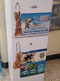 ثلاجه للبيع سعرها 75 بس باب الثلاجه يحتاج له تصليح وين مكانك بالضبط حت...