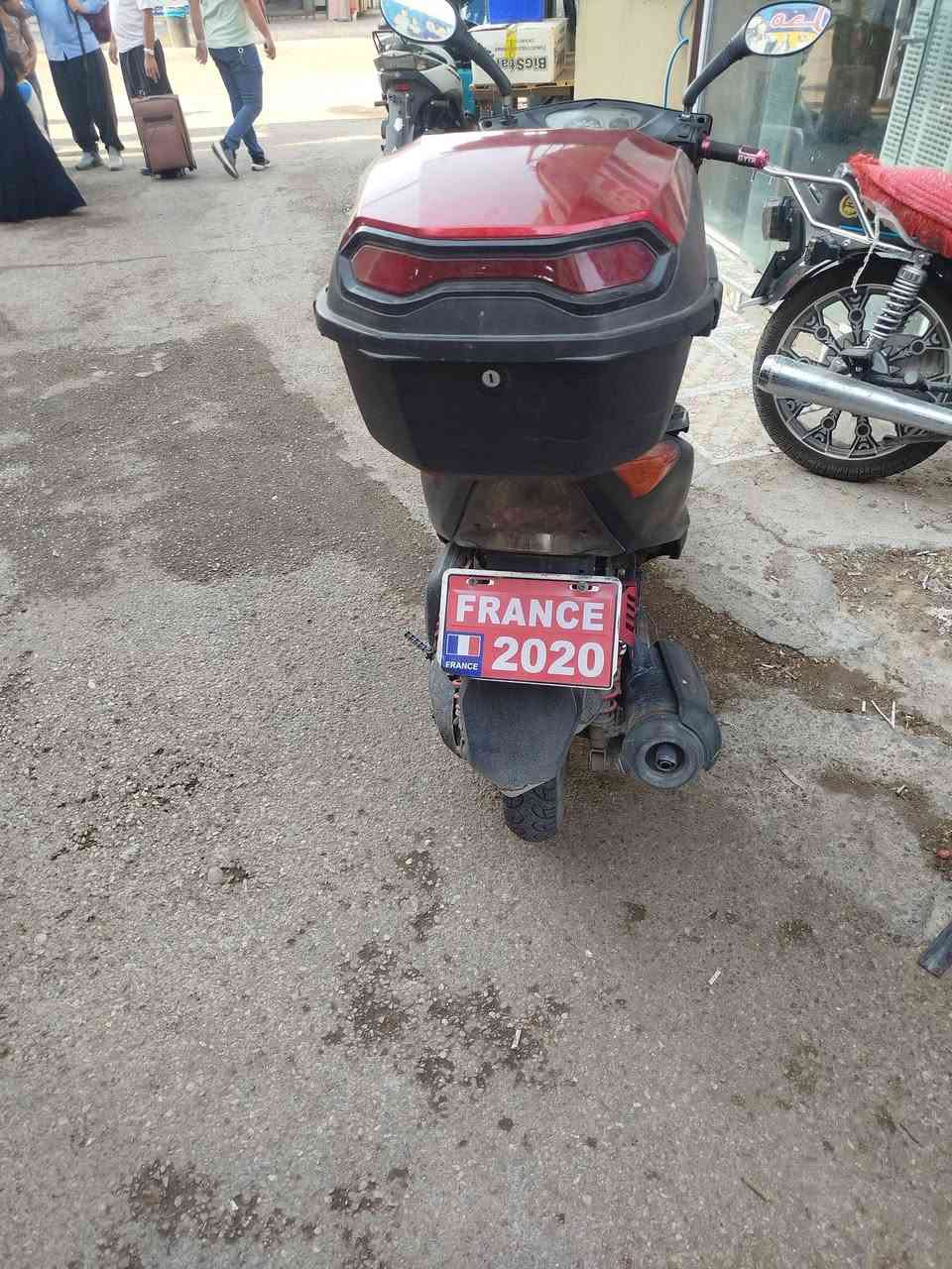 سلام عليكم ماكس للبيع نظيف كلش نقصه بس باتري 

سلف يشتغل ويا هندر كهربائيات كامل يشتغل سعر 650 وبي مجال ***********
