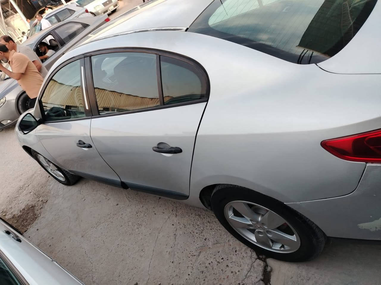 سلام عليكم من رخصت مدير الكروب سياره جاهزه كير اوتماتيك او كير عيادي   سياره مال جناي  من كلشي رينو فلكوس 2013 رقم انكليزي امداور ثاني يوم بيع او مراوس حسب القناعه سعر(64) او بيه مجال  خوان رحمه الله والدي الحد يكسر بسعره الماتعجبه يعبر المنشوره رقمي ***********0 واتساب
