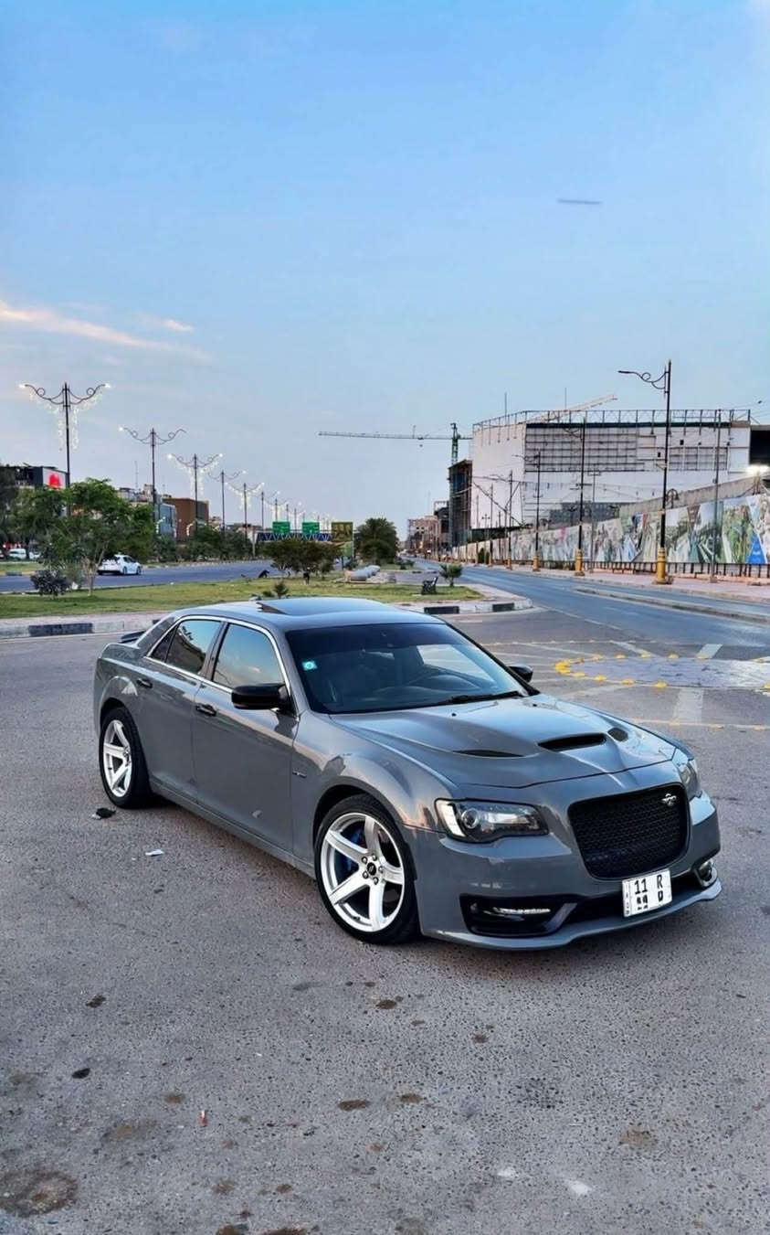 300 بلاتينيوم • HEMI 5.7 • رقم بغداد