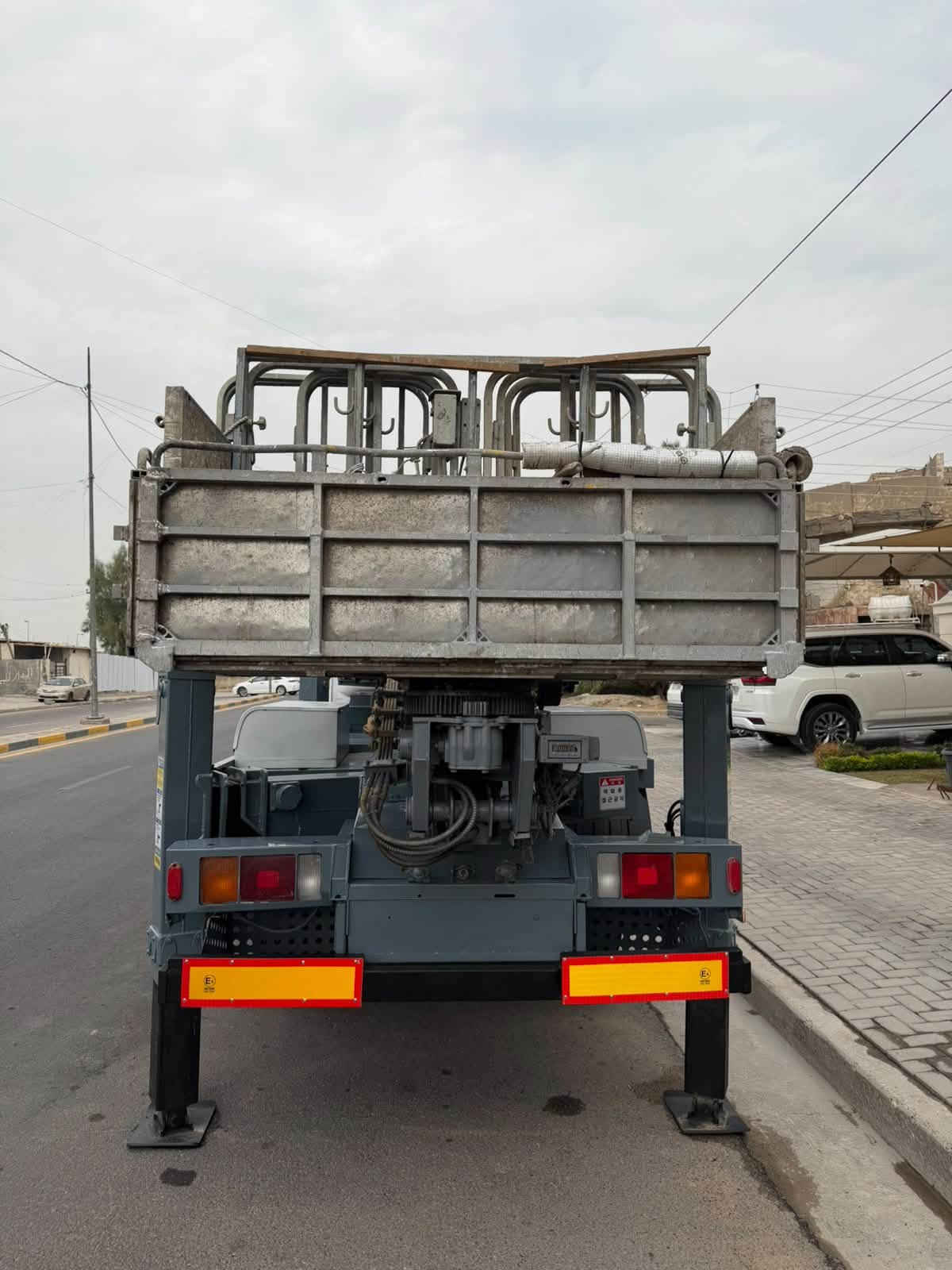 السلام عليكم
للبيع كرين باسكت هونداي 2017 دخول جديد
كفاله عامه
ارتفاع 30 متر
فول سيفتي
تبريد كابينه
تحكم ريمونت
رقم بغداد 
المكان بغداد
***********
