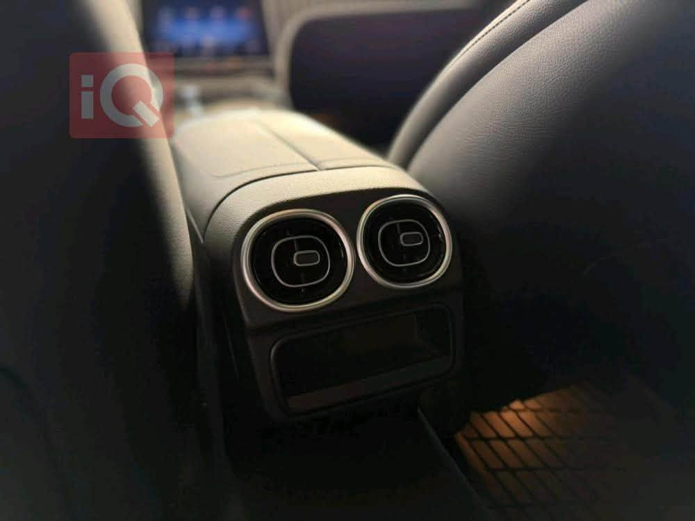 C300 • ٢٠٢٣ • بدون رقم