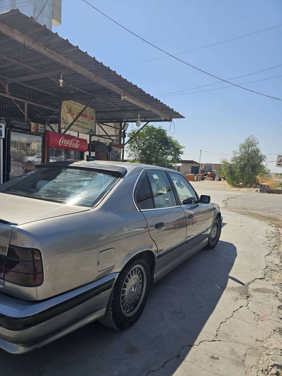 السلام عليكم من رخصة الأدمن Bmw525 للبيع فقط موديل 1991السنويه ل 2029السياره باسمي رقمها اربيل بخ عام للجماليه كير عادي السعر المطلوب 40ورقه ومجال بسيط للطيبين الرجاء يلي مايشتري لا يخابر ولا يعلق ويكسر بمال العالم الاتصال على الواتس اب ***********
