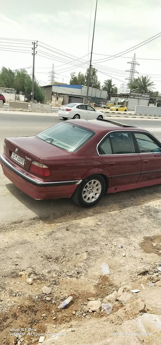 السلام عليكم
بي ام  740 كاسحة موديل ١٩٩٧ محدثة  ٢٠٠٠  
 رقم بغداد  بسمي
السعر 70  ورقة وبيها مجال 
السيارة جاهزه من كل شي يعوزها شوية ترتيبات 
بدون ضربه مصبوغة عام 
كير  ومحرك  والصدر أمامي وخلفي مكفولات  ، 
 التبريد والكهربائيات كلها شغاله 
تايرات وباتري جديد 
مكان السيارة النجف / كوفة 
موبايل *********** النجف, العراق

