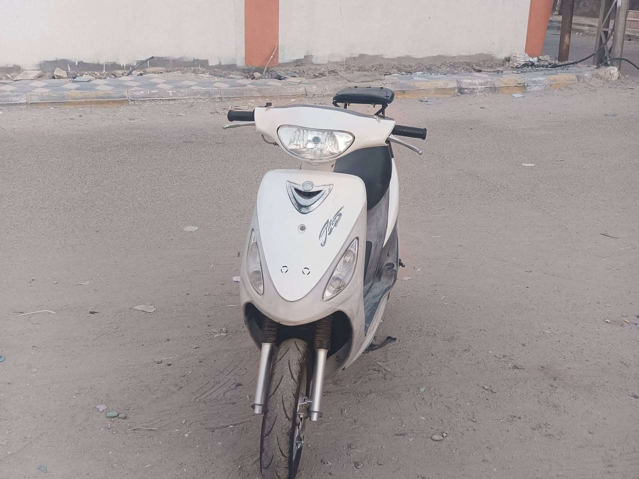 سلام عليكم
ماكس منغولي للبيع الدراجه مفتوحه ونضيفه كلشي بيها شغال السعر 450 وبيه مجال (الجاملغ الكدام موجود)

الاتصال ***********
