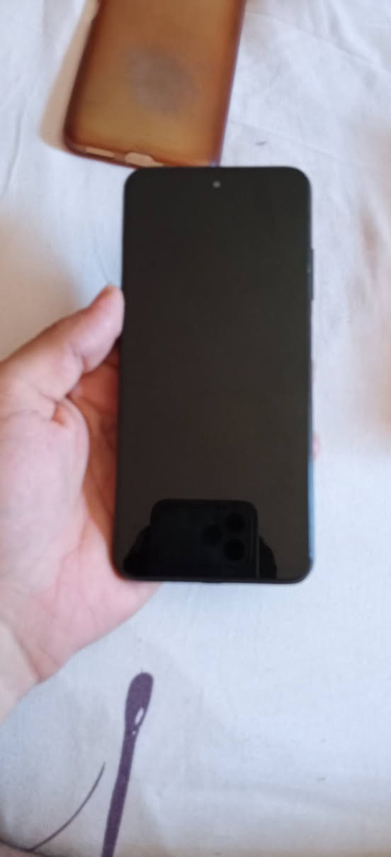 السلام عليكم                 POCO M3 Pro 5G
ذاكره 128 عشوائيه 12
بطاريه 5000
كلشي. شغال بيه.   مستخدم قليل. كلش 
ملحقاته.  كارتونه وكيبل 
للبيع او مراوس   باايفون. 11
السعر 170وبيه. مجال قليل
لل استفسار اتصال او خاص ***********
