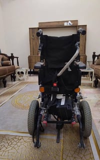 عربانة كهربائية • نظيفة • استعمال شهر