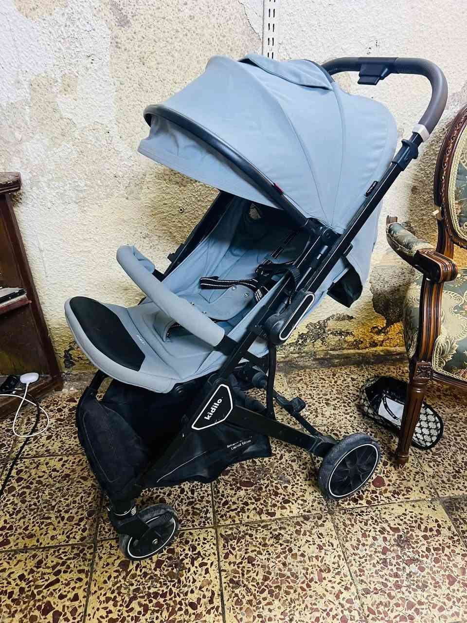 عربانه مال طفل ما مستخدمه جديده صناعه الماني اصلي ميها جثر وضعيات السعر 40 وبيها مجال مكاني كرخ حي العدل شارع الاسواق*********** عل واتساب
