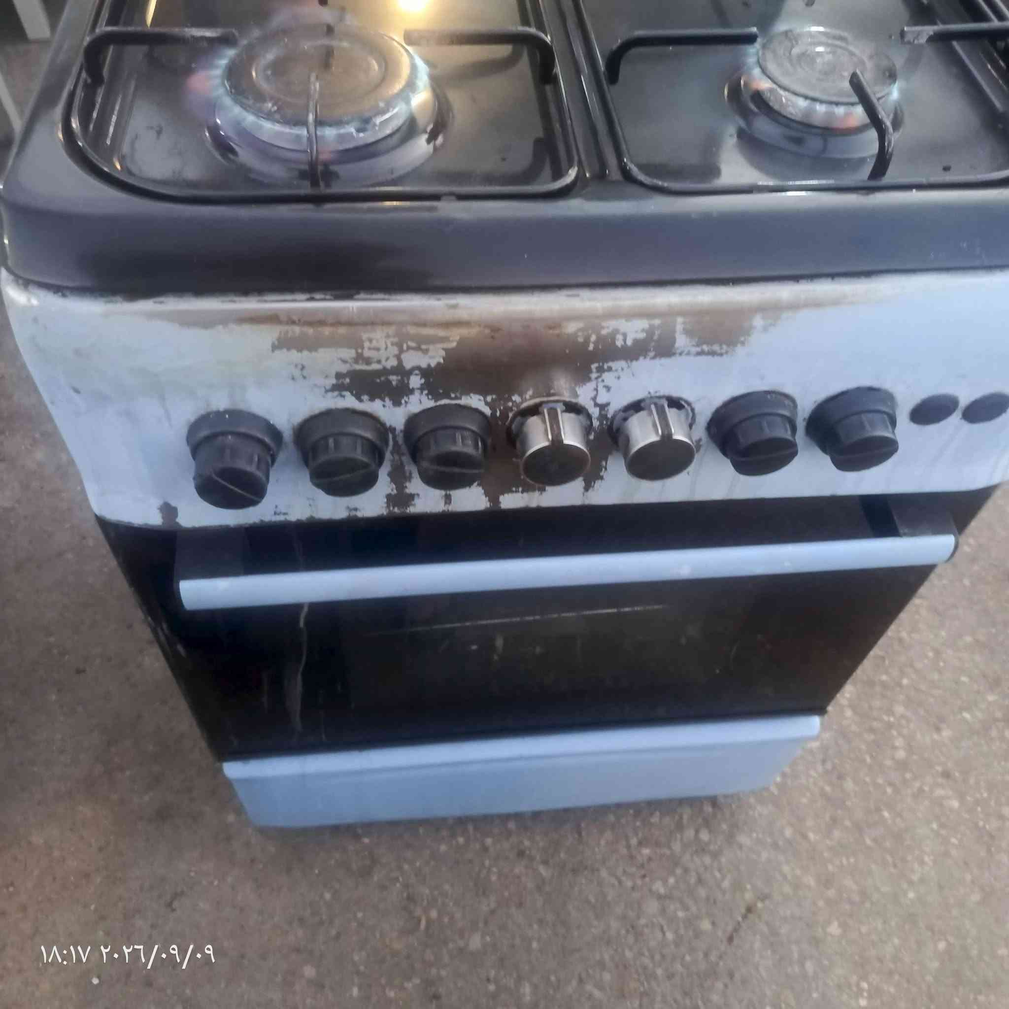 طباخات نظيفه جدا للبيع للاتصال ***********
