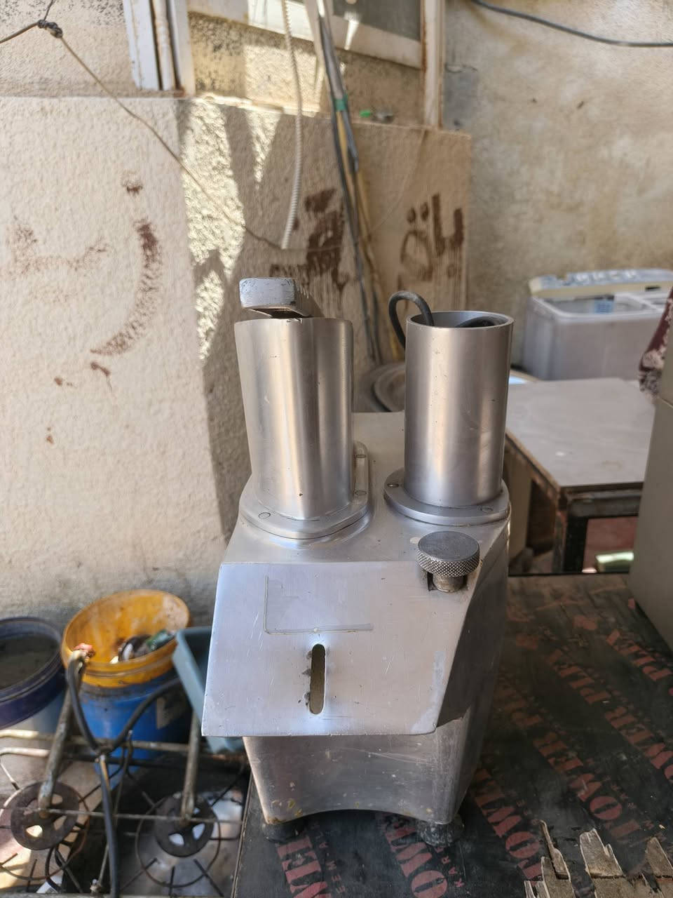 سلام عليكم غراض مطعم شرط غراض جديد نضيفه
شلعه وحده 
***********

