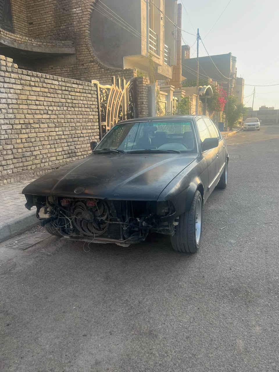 سلام عليكم 
BMW 735
باب طويل رئاسي
رقم واسط جديد تحويل ثاني يوم
سياره حك تعمير 
تبريد شرط ويل تايرات جدد دعاميات جدد
ناقصهة صبغ وكير البك ميجي
سياره سعر 38 وبيهة مجال مكانهة كوت مركز مدينة 

  ***********

