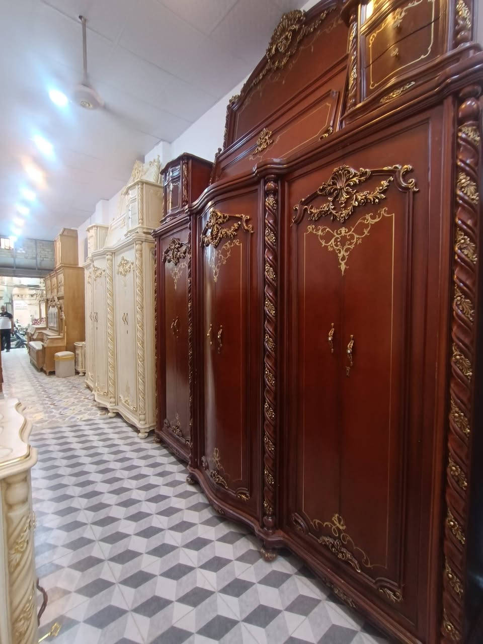 سلام عليكم غرفه مصريه درجة اوله سعر خاص العنوان الناصريه السيف الستفسار  ***********
