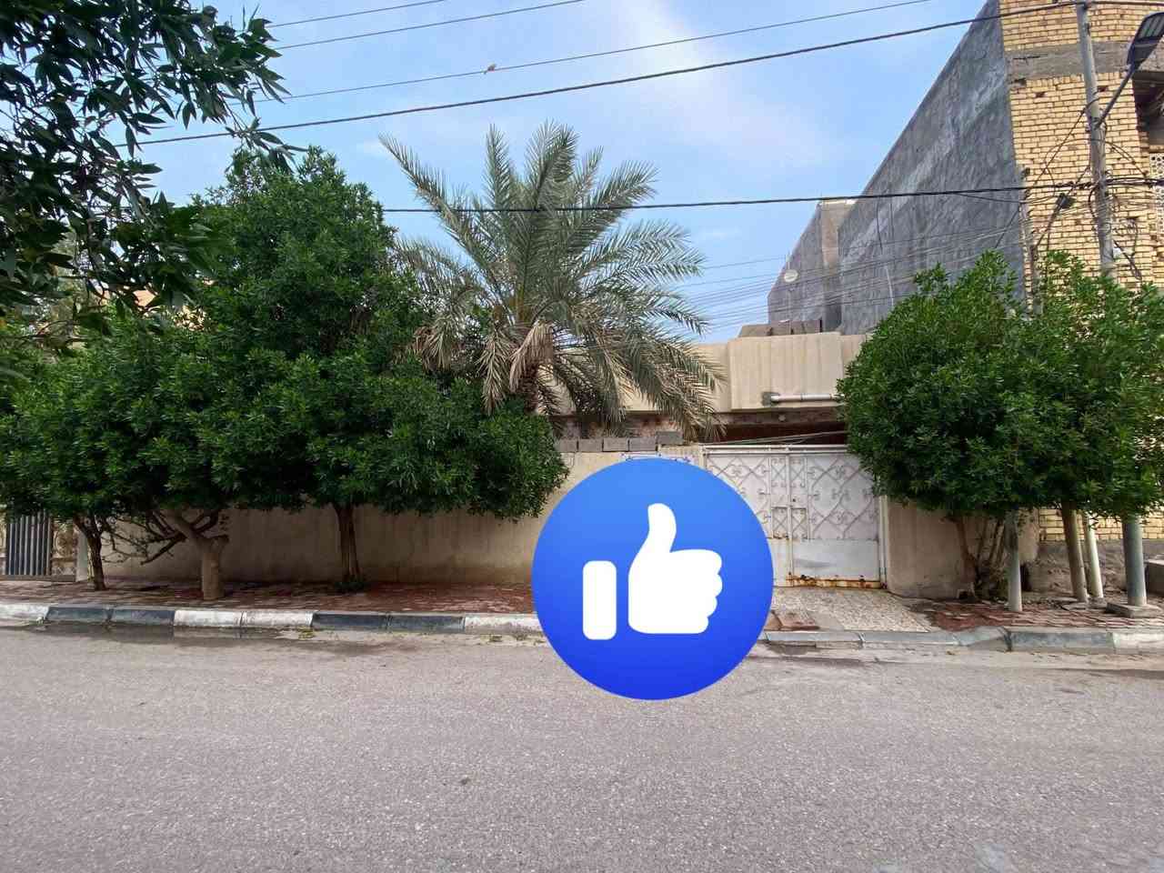 السلام عليكم بيت للبيع الامن الداخلي دور ضباط المساحه 300 متر يحتوي البيت ثلاث غرف الاستفسار مكتب عقارات الركابي ***********
