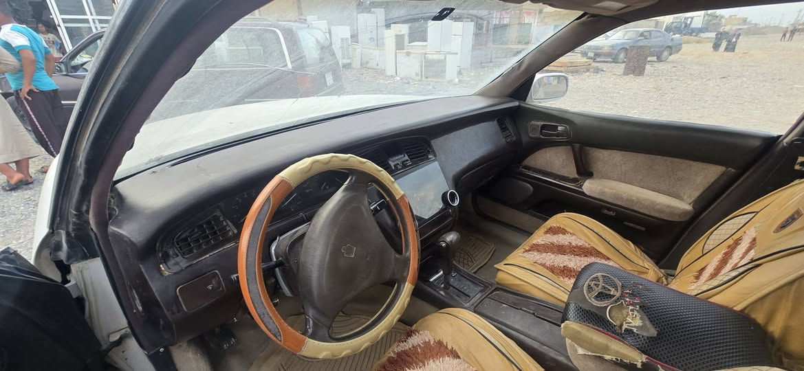 بطه منفصل للبيع موديل1994 بدون صبغ محرك3000شرط كير ومحرك وكهربائيات مسجل شاشة وكامرا  وضع شركة السعر اتصل***********
