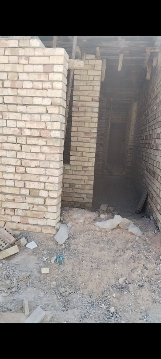 سلام عليكم بيت 50 متر هيكل البلديات زراعي  خلف سيد هاني بشارع العميرات *********** موجود واتساب
