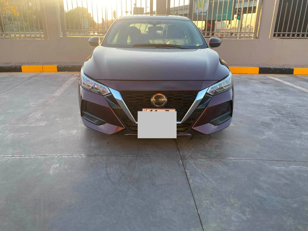 سلام عليكم للبيع سياره نيسان سنترا موديل 2023 رقم بغداد موصفات SV المعروفه تحكم استيرن نقطه عمياء رادار امامي خلفي  لايت زنون حساسات السياره جديده استعمال شخصي مابيها ضربه بالعراق فقط ضربتها مال امريكا السياره بيه تبديل بس بنيد و جاملغ وغيرها ماكو الصبغ الي بيها جاملغ والبنيد ونص الباب والباقي مكفول من الصبغ ايرباك برده استيرن السياره ماشيه 18,667mi السعر 135$ وبيها مجال بسيط 
للاستفسار الاتصال على الرقم ***********
