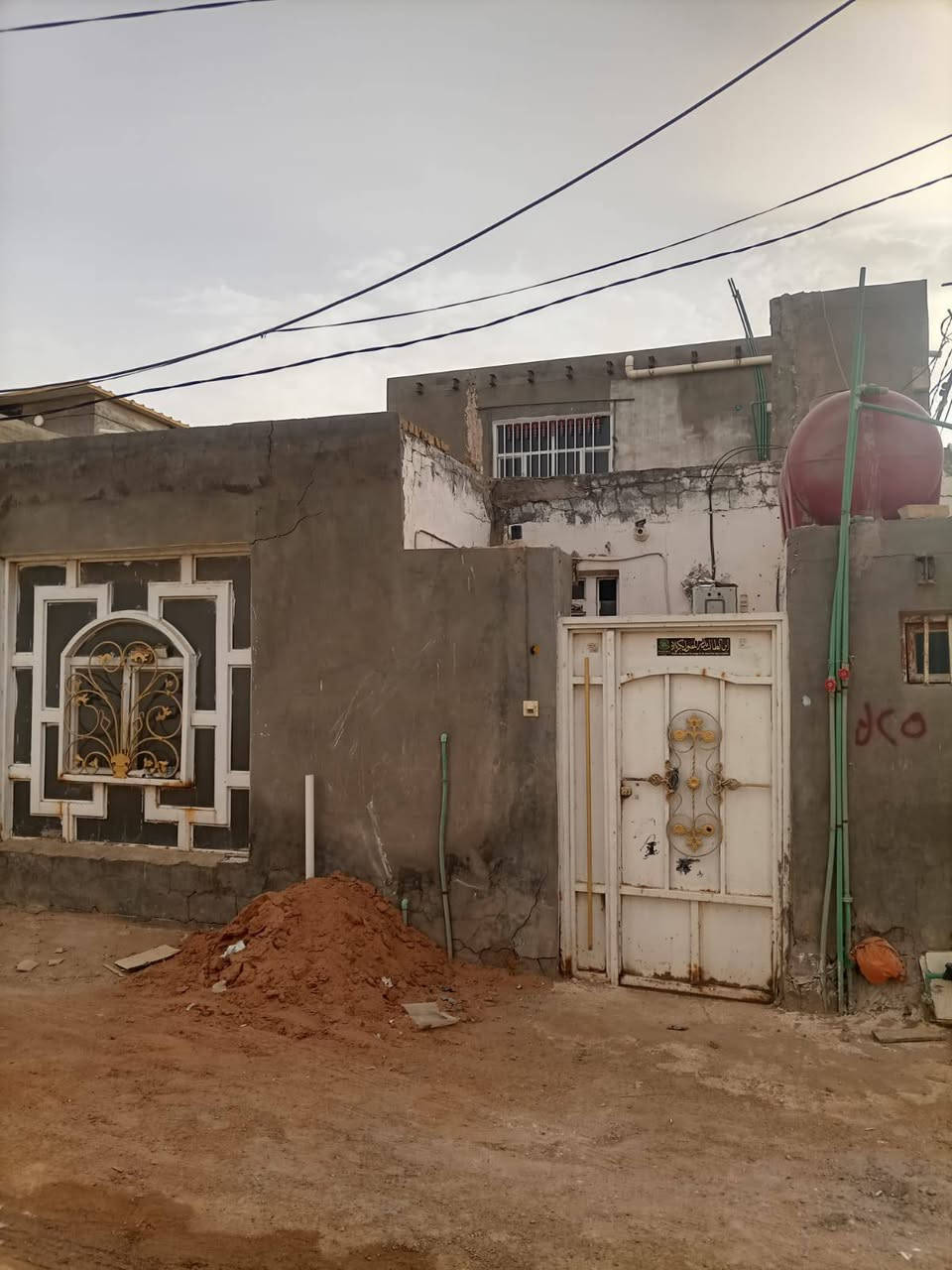 سلام عليكم
بيت للبيع طابو زراعي المساحه 100م مربع ركن البيت طابق ونص
المكان حي ميسان شارع مجمع جوهره العرب فرع مدرسه العاصمه الاهليه
***********
