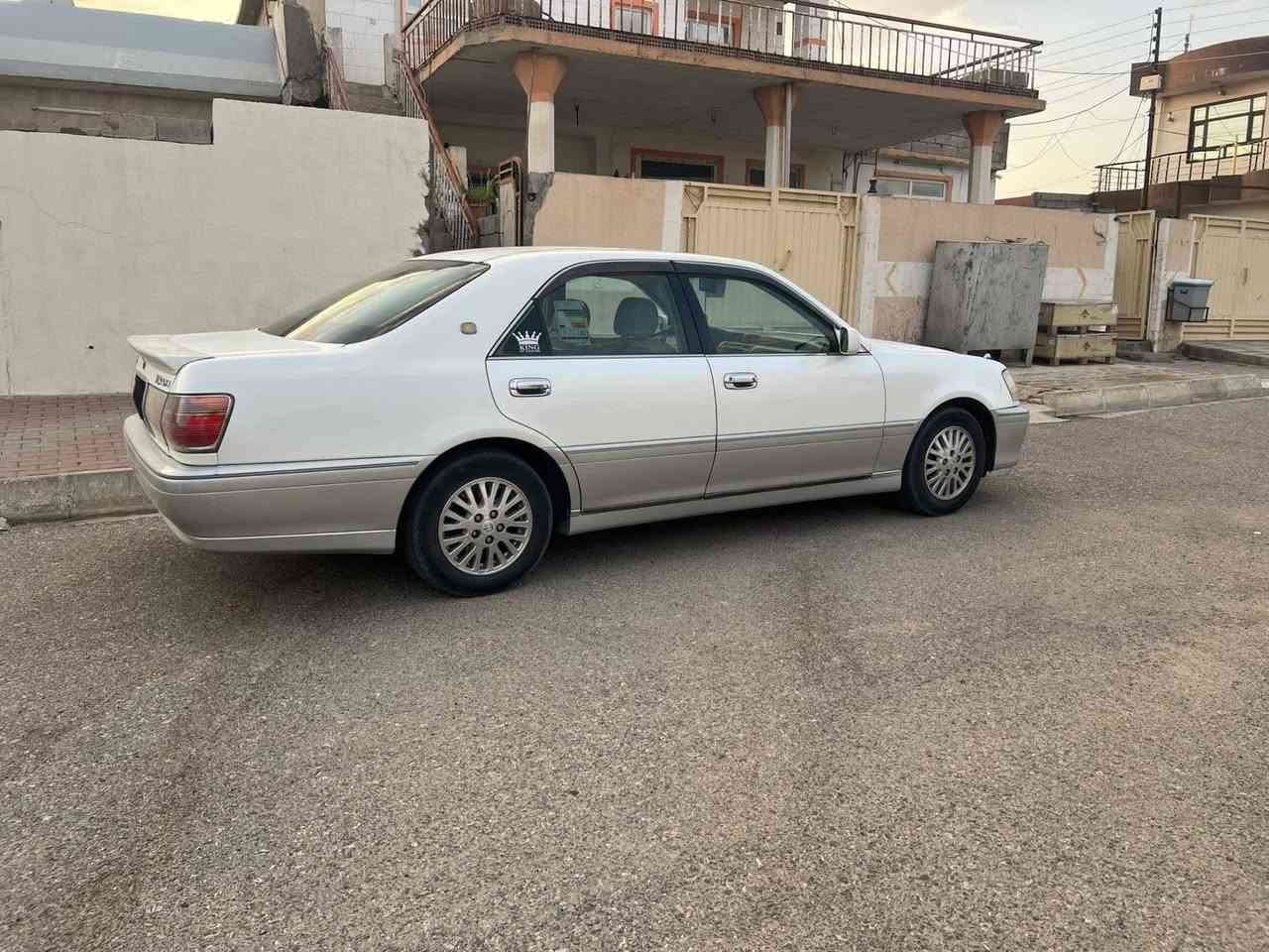 موس  2000
دیفۆر گەورە 175
2دووگمه  
150هه زار ڕۆشتوە  
سه یارە ی مه عره ز نیە  
کۆدی هه یه 
ده شپول نە جە ف ڕه قه م یه ک جوانە
بێ بۆیاخە  
ڕۆنی مه کینە گۆڕاوە هایدرۆلی گۆڕاوە
بۆمه سه ره ف مه گە ڕێ  
به دوای چاڵوو قوپاوی مه گە ڕێ  
گۆڕینە وە ش ده کە م به ئاڤانتی کۆد کراو 
سعری  46گڵاو مه جالی تیایه
شوێن باوە نور 
***********
