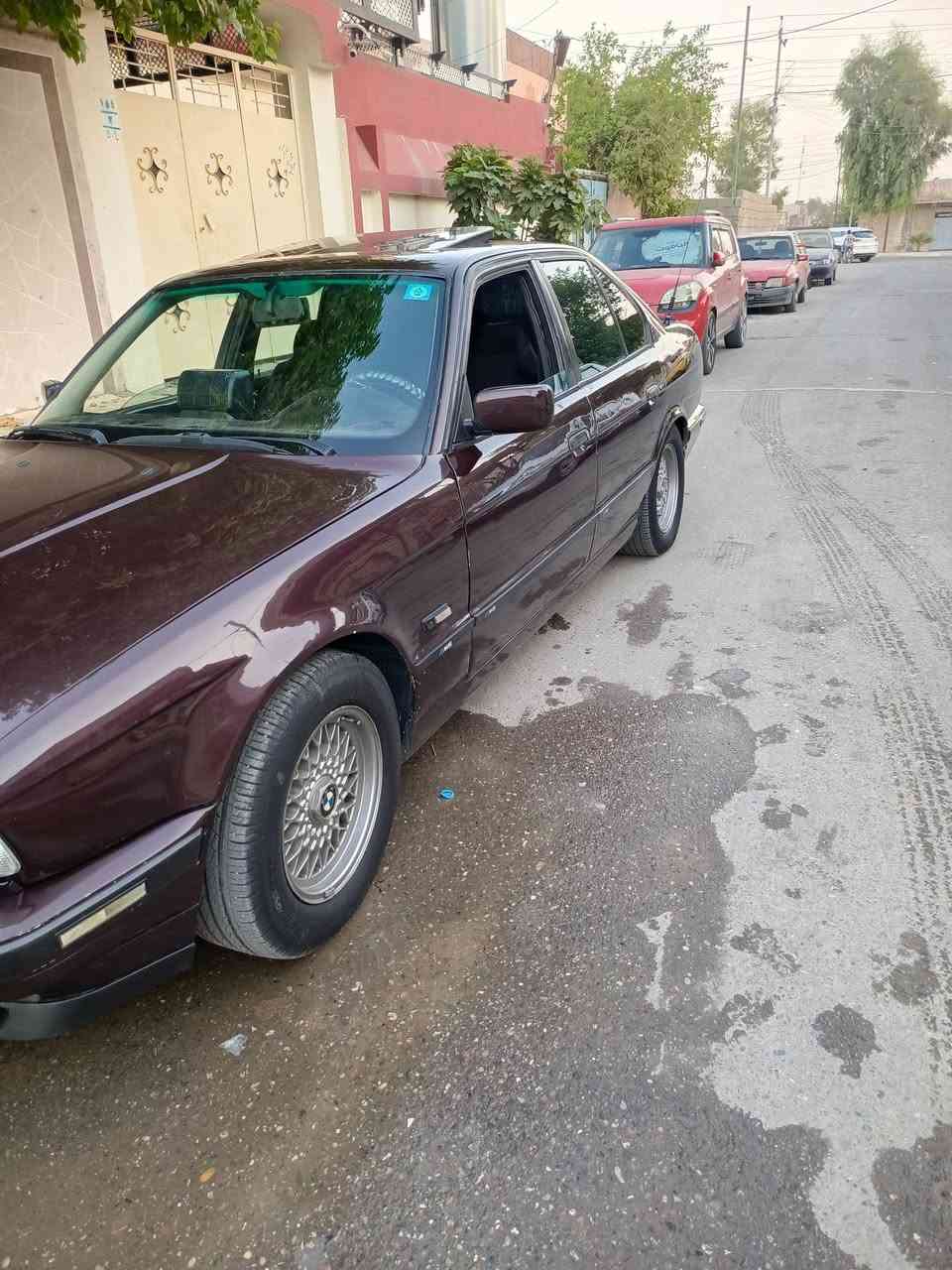 إسلام عليكم بي ام موديل 93 السياره بسمي شرط التحويل رقم انكليزي بدون ضرر شرط المحرك ولكير  فول مواصفات السعر / 65 / ورقه /*********** /
