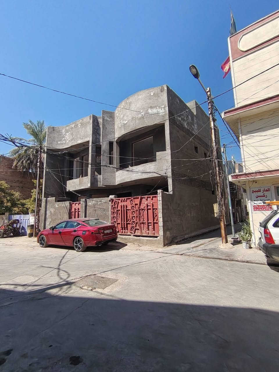 دار للبيع ملك صرف مساحه 120 متر ركن بسوك بعقوبه خلف الاعداديه جمال عبد الناصر بيت ركن جص وبورك طابوك بيه نواقص قليله السعر ب170 مليون بنص سوك خدمات كامله
استفسار خاص اتصال عل رقم ***********
