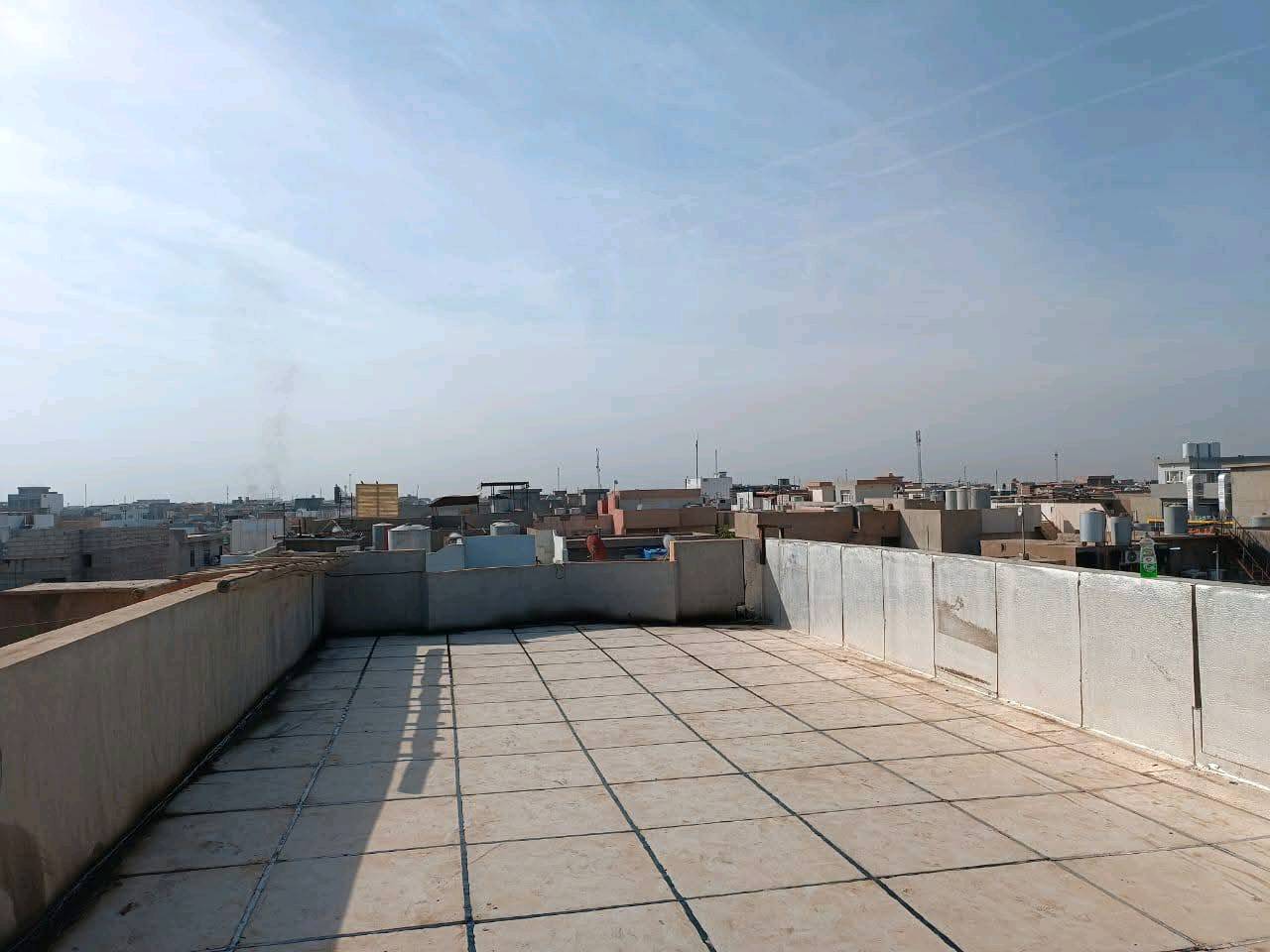 ياالله السلام عليكم اسطه ماستيك وفلانكوت درجة أولى (قلع ماستيك القديم واضافه ماستيك جديد مستوى الشتايكر تزفيت السطح والجدار بل افلانكوت شغل درجة أولى كرسته وعمل كله عليه والي يريد يتصل *********** مامتواجد على فيس