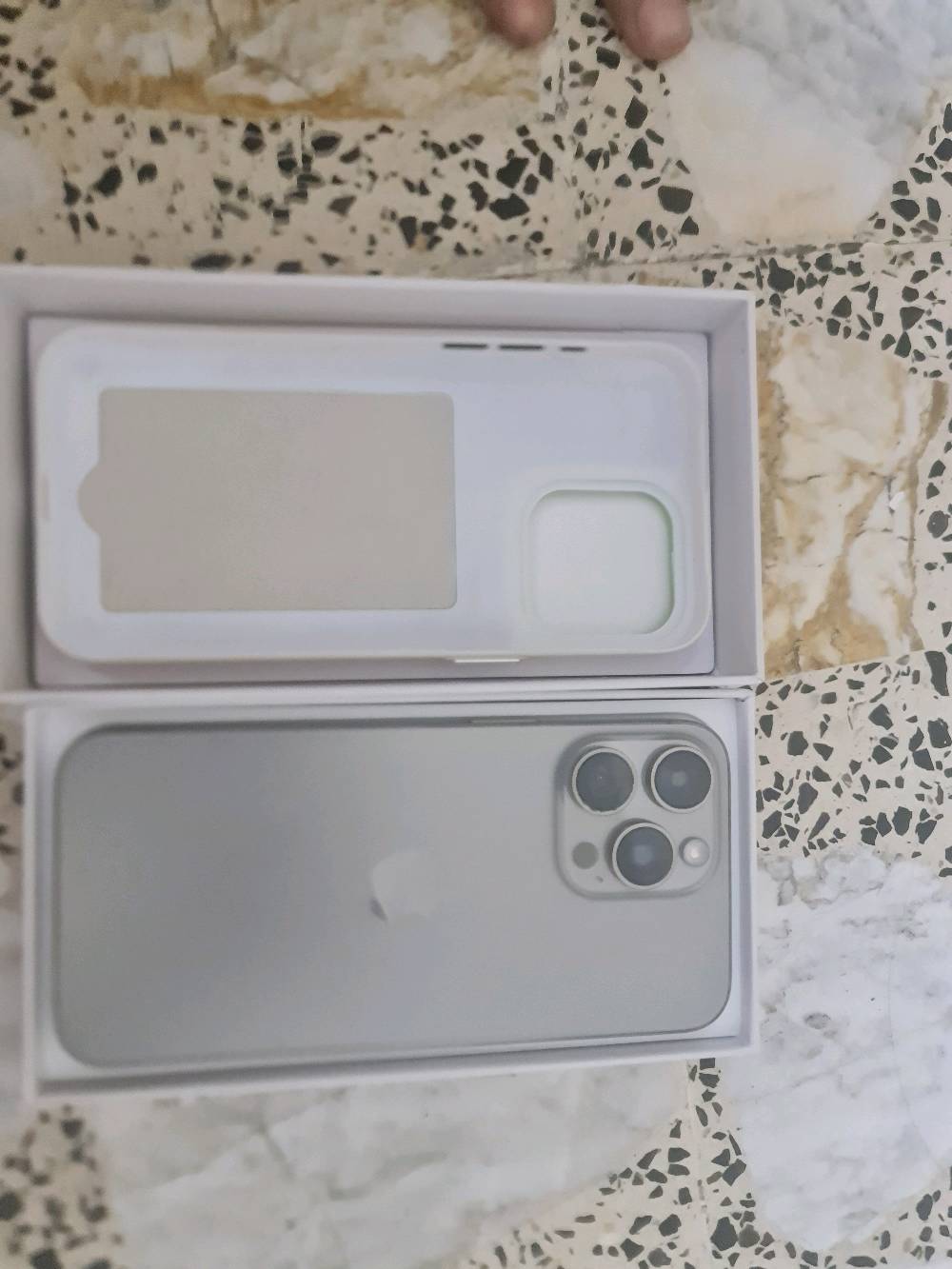 ايفون ١٥ برو ماكس • ٢٥٦ • بطاريه ٨٦