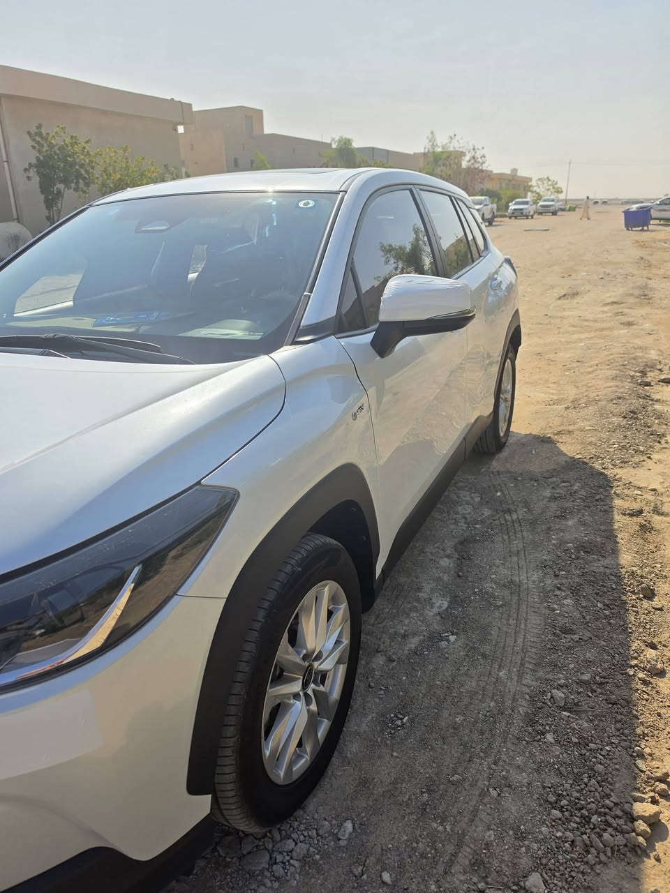 كورولا كروس هايبرد  & 2025 
عداد المسافة km  الف 20  
باسمي تحويل ثاني يوم 

 موديل 2025 : 🔥🔥🔥🔥

🔘 حجم المحرك 4Cylinder 2.0L 
🔘 مرتبط بناقل حركة أوتوماتيك 
🔘 بقوة 169 حصان 
🔘 مفتاح التشغيل بصمة 
🔘 دفع ثنائي FWD 
🔘 سلايد روف
🔘 اريل نفكيتر 
🔘 رادار 
🔘لايت هالوجين 
🔘 حجم الاطار 215/60R17 
🔘 ويل كب 17
🔘 4 دسك
🔘 حساسات ضغط الاطارات 
🔘 اشارة في المرايا الجانبية 
🔘 ماسحة خلفية 
🔘عدد AIR BAG 7
🔘 هاند بريك كهرباء 
                                                                   🔘 ABS
🔘 دشبول شاشة ديجيتال
🔘 مثبت السرعة Cruise 
🔘 تحكمات مقود
🔘 ا Bluetooth / USB 
🔘مخرج منفذ الطاقة 
🔘فحص نظام السيارة 
🔘تتسع المقصورة ل 5 ركاب
🔘المقاعد مخمل 
🔘 مثبت مقعد الطفل ISOFIX 
🔘 تبريد شاشة 
🔘 قطعتين تبريد
🔘 أوتو هولد Auto Hold 
🔘 نظام تحديد المسار 
🔘 نظام مانع الانزلاق 
🔘 تطعيم الدواخل ألمنيوم 

أبعاد ومقاسات السيارة
الطول   446  cm     
العرض  183  cm
الارتفاع  162  cm
السعر خاص 
  ناصرية مركز 
***********

